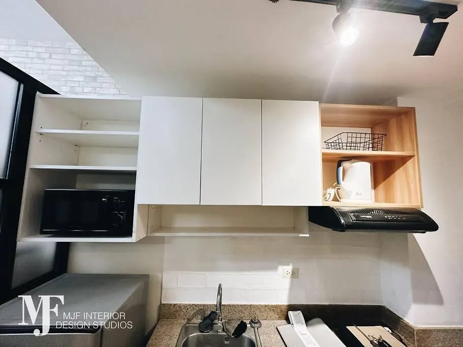 Field Residences - Reina Suites Manila Apartment